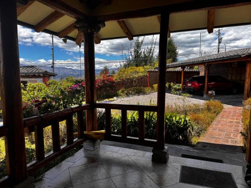 Venta de propiedad semirústica en los Chillos, 2700m2 de terreno y 450m2 de construcción, piscina